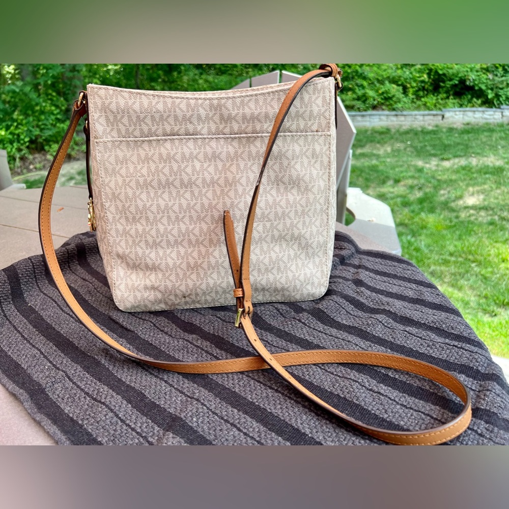 Michael Kors Beige/White Signature Crossbody with Tan Strap - Picture 2 of 5